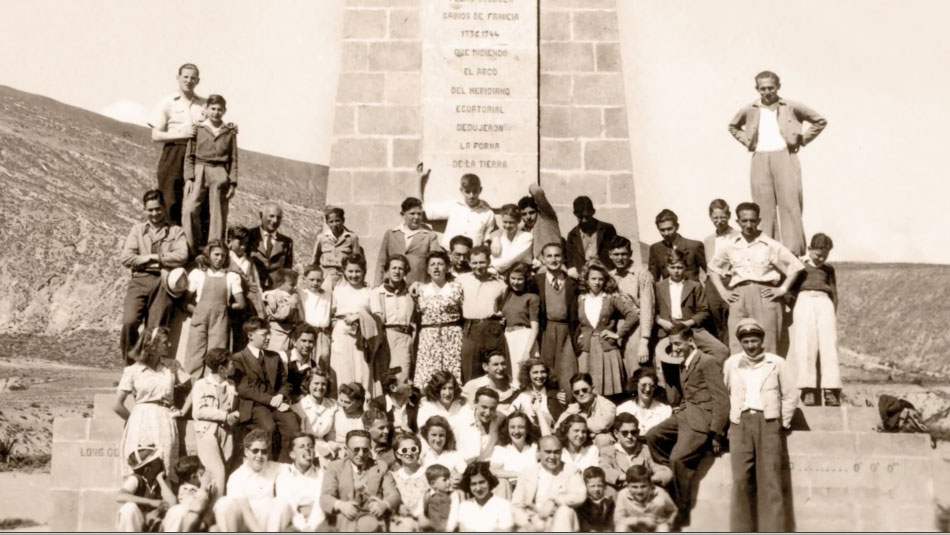 Ecuador's exile Jewish community in the 1940s at the Equatorial monument.